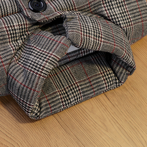 Kockás gyerekmellény fiúknak szürke gombokkal