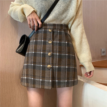Aktuális női rövid kockás szoknya két színben, gombokkal