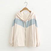 Μοντέρνο γυναικείο μπουφάν για το  φθινόπωρο με κουκούλα και τσέπη σε δύο χρώματα