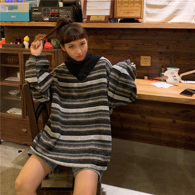 Női hétköznapi széles blúz spitz nyakkivágással, három színben