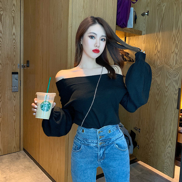 Bluză de damă cu umerii căzuți și mâneci largi în negru, alb, verde și portocaliu