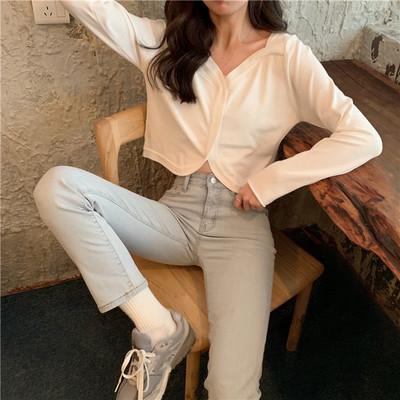 Γυναικεία casual short μπλούζα σε τρία χρώματα με λαιμόκοψη