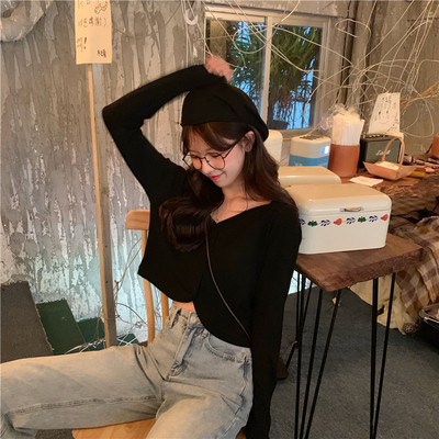 Γυναικεία casual short μπλούζα σε τρία χρώματα με λαιμόκοψη