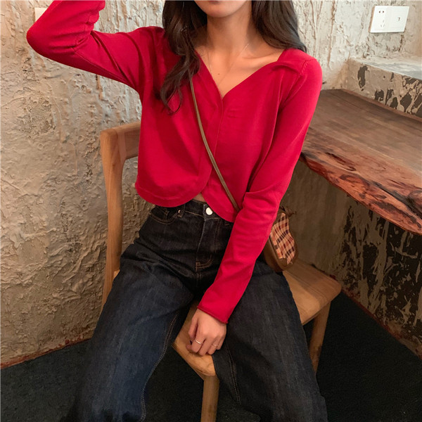 Γυναικεία casual short μπλούζα σε τρία χρώματα με λαιμόκοψη