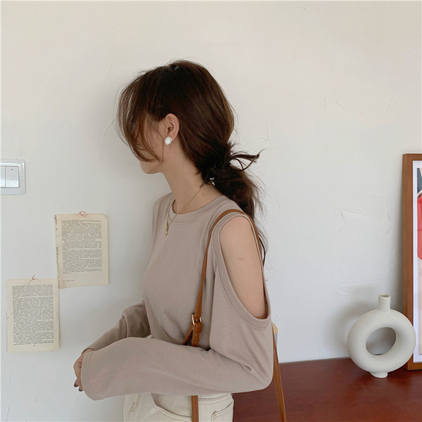 Bluza de dama in doua culori cu decolteu oval si umerii goi