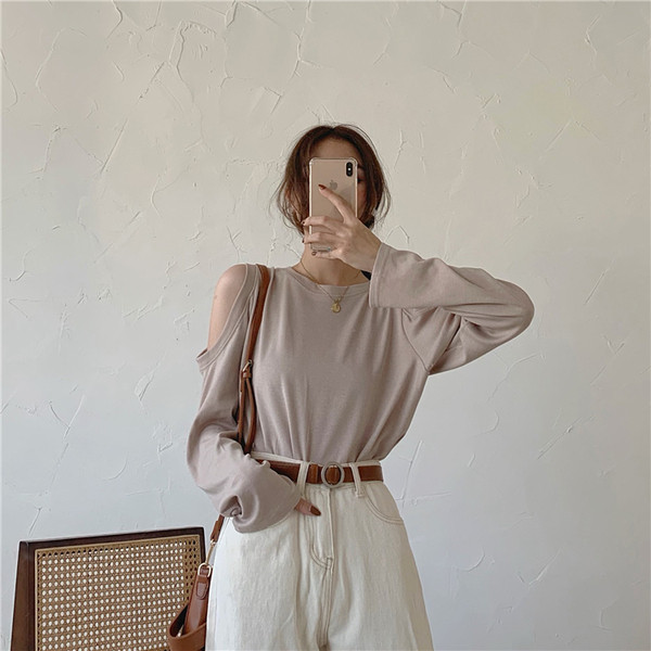 Bluza de dama in doua culori cu decolteu oval si umerii goi