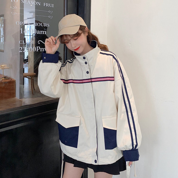 Jachetă lungă lată de damă cu guler semi-înalt