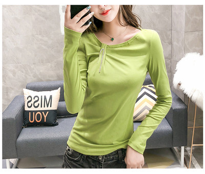 Γυναικεία casual μπλούζα σε διάφορα χρώματα με μεταλλικό στοιχείο