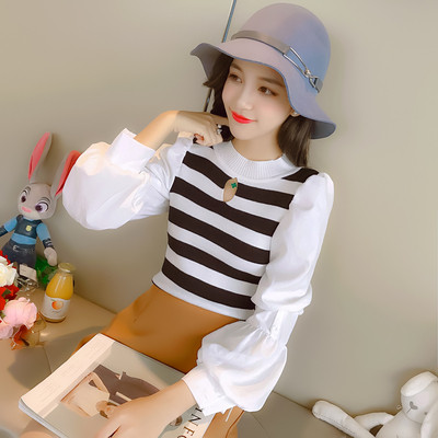 Μοντέρνα γυναικεία κοντύ μπλε με ωοειδές λαιμόκοψη