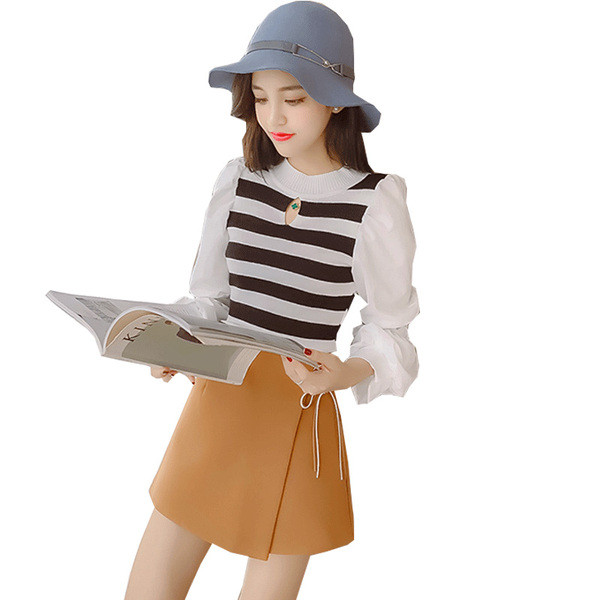 Μοντέρνα γυναικεία κοντύ μπλε με ωοειδές λαιμόκοψη