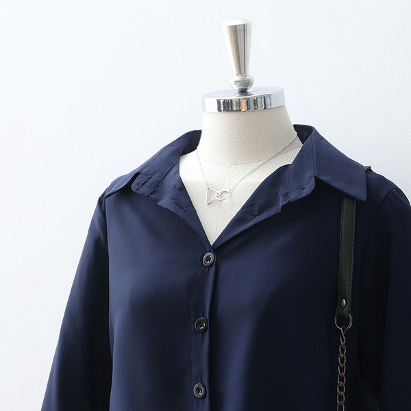 Cămașă de damă cu guler clasic și mâneci largi de culoare albastru închis