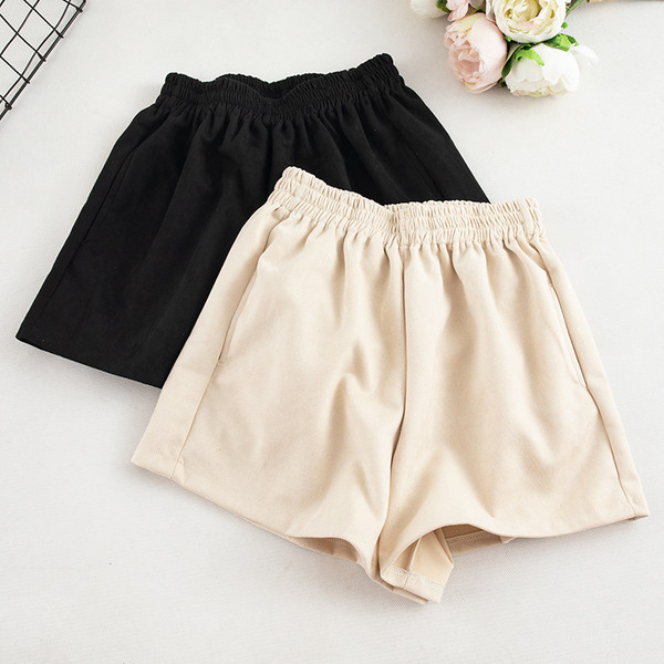 Pantaloni scurti de dama la moda in mai multe culori cu talie inalta