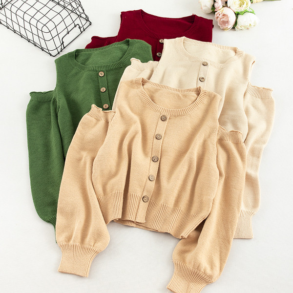 Pulover de dama modern cu nasturi si umerii goi in mai multe culori