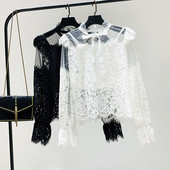 Új modell női csipkeblúz alacsony pólógallérral fehér és fekete színben