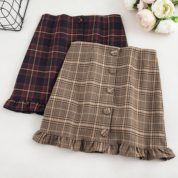 Kockás női szoknya magas derékkal, gombokkal három színben