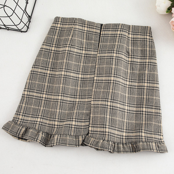 Kockás női szoknya magas derékkal, gombokkal három színben