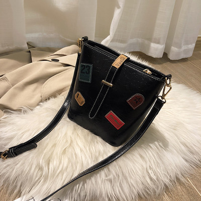 Γυναικεία Τσάντα Eco Leather σε μαύρο, κόκκινο, λευκό και καφέ χρώμα