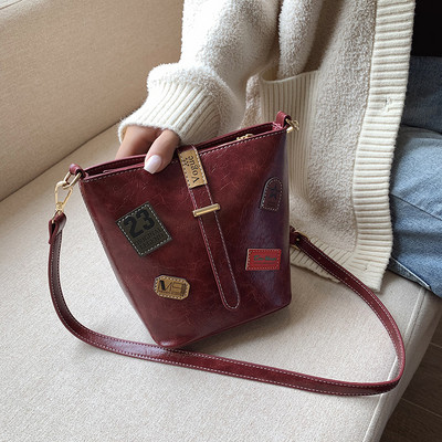 Γυναικεία Τσάντα Eco Leather σε μαύρο, κόκκινο, λευκό και καφέ χρώμα