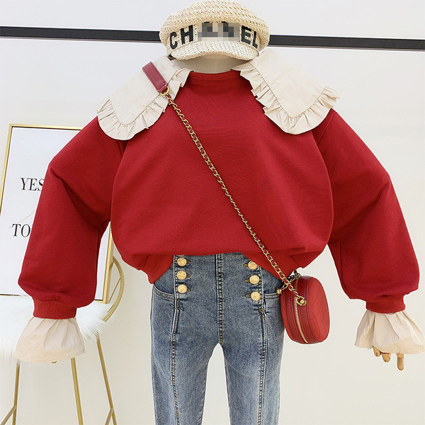 Γυναικείο πουλόβερ με κολάρο σε μαύρο και κόκκινο χρώμα