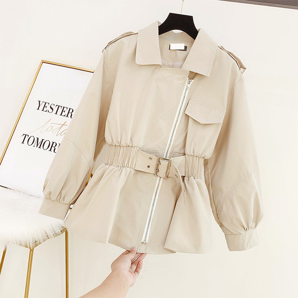 Modern női kabát övvel és aszimmetrikus rögzítéssel, négy színben