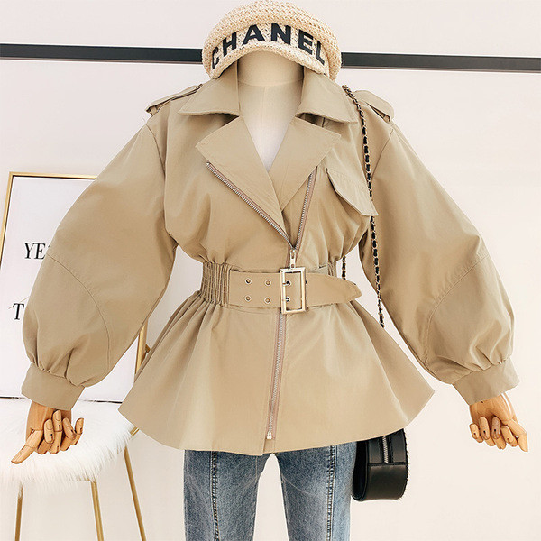 Modern női kabát övvel és aszimmetrikus rögzítéssel, négy színben