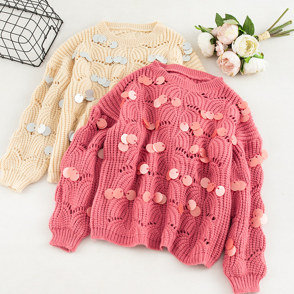 Κομψό γυναικείο πουλόβερμε πούλιες και οβάλ λαιμόκοψη σε τρία χρώματα