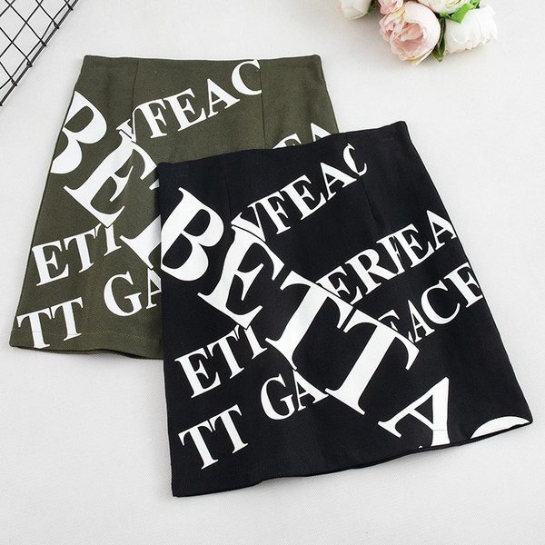 Lezser női rövid szoknya magas derékkal, két színben felirattal