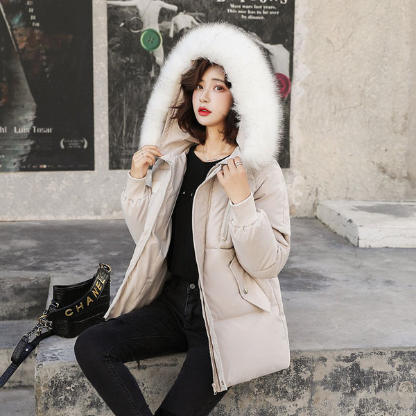 Jachetă modernă de damă cu puf pe glugă și nasturi