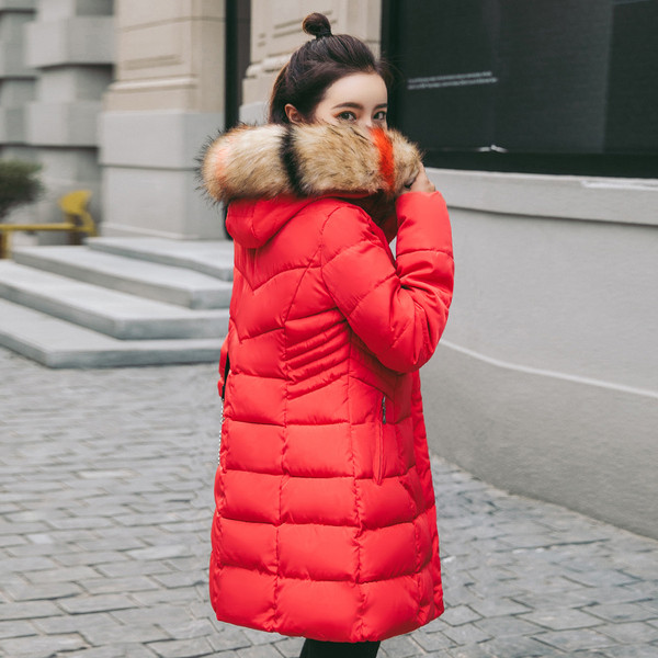 Modern női kabát gombokkal és kapucnival, különböző színekben