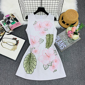 Γυναικείο φόρεμα με πολύχρωμο κέντημα - σε λευκό χρώμα