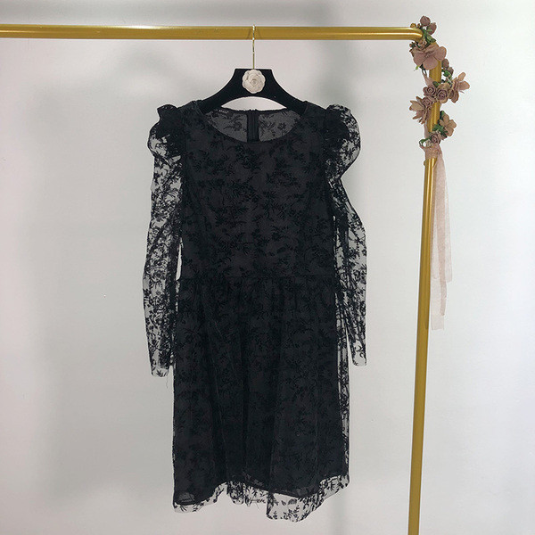 Rochie de dama eleganta din dantela, cu maneci lungi, de culoare neagra