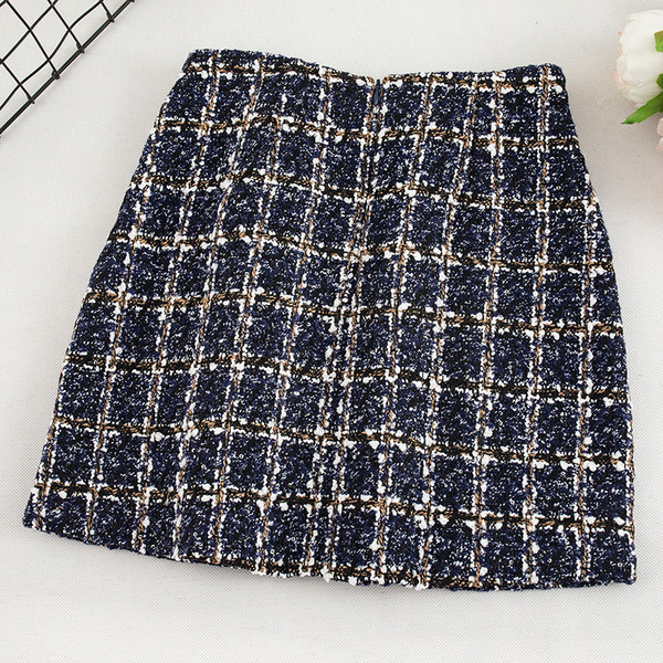 Női rövid szoknya három színben, magas derékkal és cipzárral