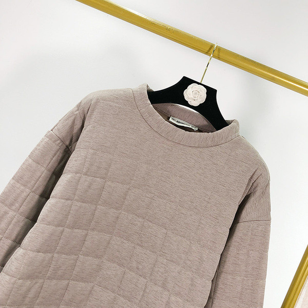 Bluză casual de iarnă de damă cu decolteu oval în bej