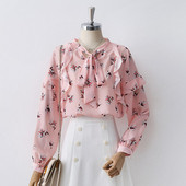 Cămașă de damă cu panglică și model floral în culoarea roz