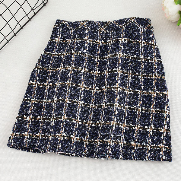 Μοντέρνα γυναικεία φούστα με ψηλή μέση και κουμπιά σε τρία χρώματα