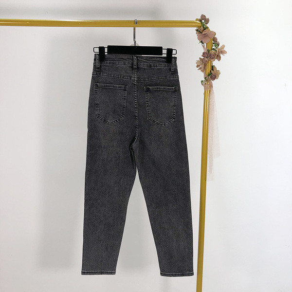 Női alkalmi farmer magas derékkal, szakadt motívummal, fekete színben