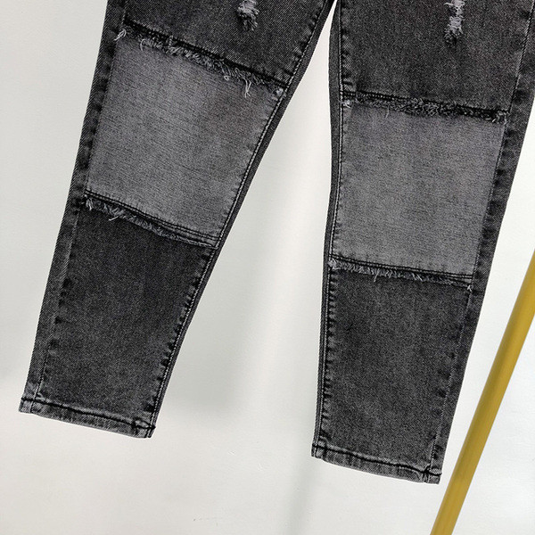 Női alkalmi farmer magas derékkal, szakadt motívummal, fekete színben