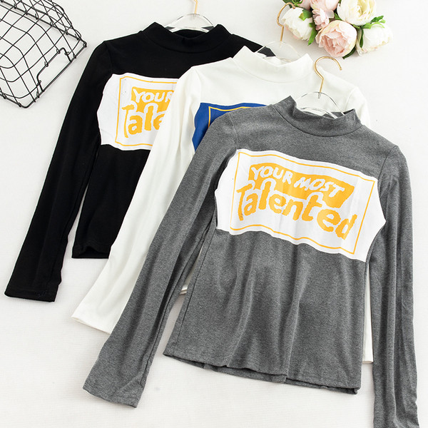 Καθημερινή γυναικεία μπλούζα σε τέσσερα χρώματα με εφαρμογή και μακρύ μανίκι