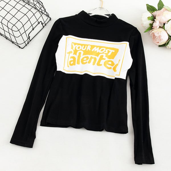 Καθημερινή γυναικεία μπλούζα σε τέσσερα χρώματα με εφαρμογή και μακρύ μανίκι