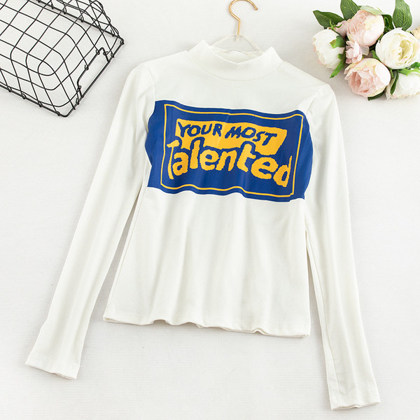 Καθημερινή γυναικεία μπλούζα σε τέσσερα χρώματα με εφαρμογή και μακρύ μανίκι