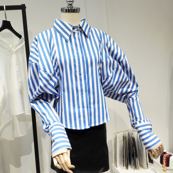 Csíkos női ing széles ujjú kék színben