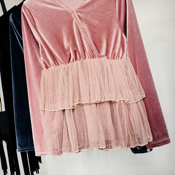 Γυναικεία βελούδο μπλούζα με τούλι σε δύο χρώματα