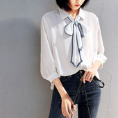 Cămașă modernă de damă cu mâneci 3/4 în albastru și alb