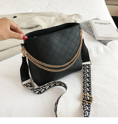 Γυναικεία Τσάντα με μακριά λαβή και αλυσίδες σε μαύρο, καφέ, πράσινο και μπορντό χρώμα