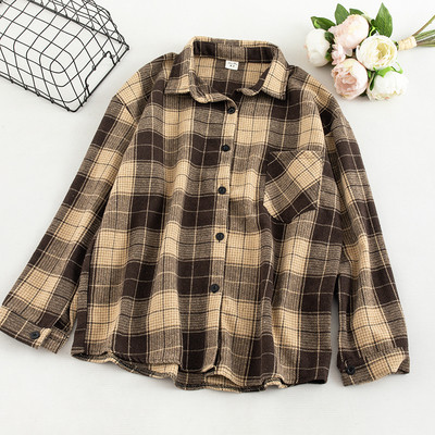 Cămașă de damă în carouri în trei culori cu guler și nasturi clasici