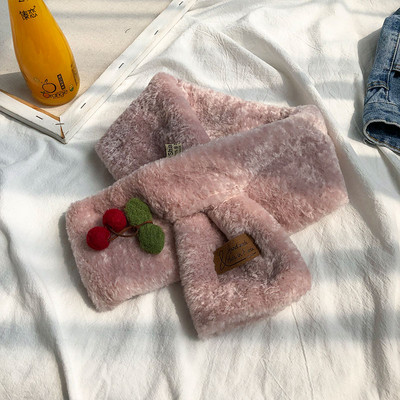 Пухен дамски шал с 3D елемент в различни цветове