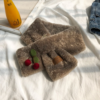 Пухен дамски шал с 3D елемент в различни цветове