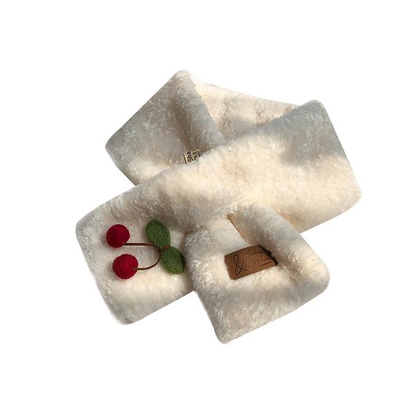 Пухен дамски шал с 3D елемент в различни цветове