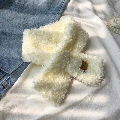 Модерен дамски пухен шал в различни цветове