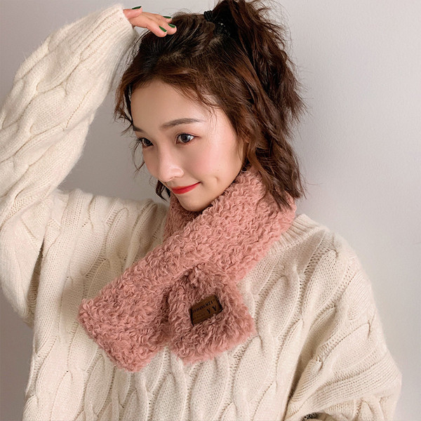 Модерен дамски пухен шал в различни цветове